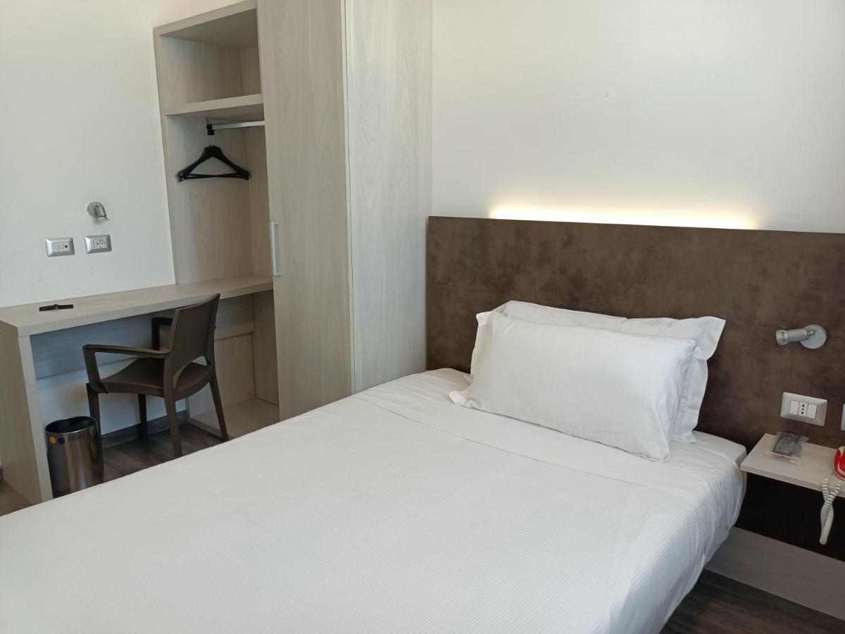 Phi Hotel Milano Baranzate Eksteriør billede