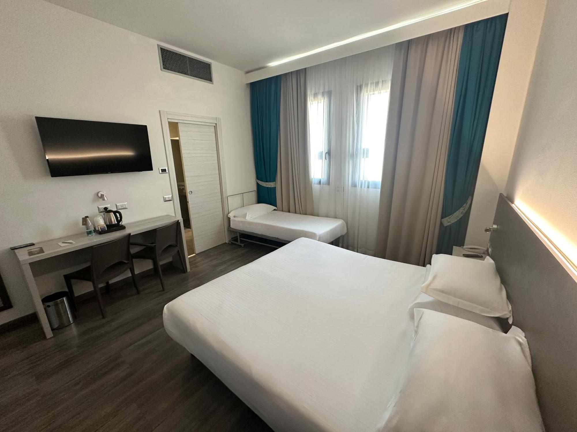Phi Hotel Milano Baranzate Eksteriør billede